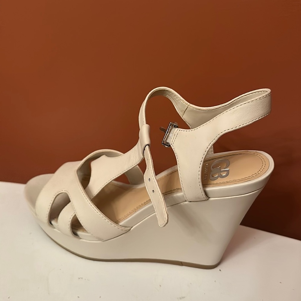 4” Gianni Bini White Sandal Wedges